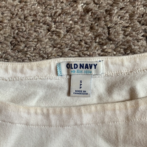 Old navy shirt - Picture 2 of 3